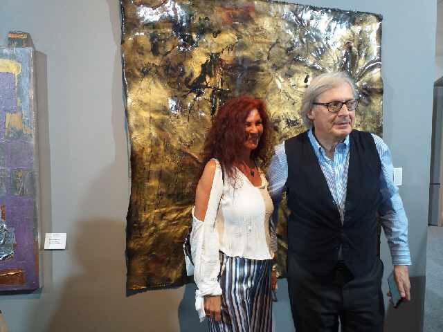 Donata Lombardi con Vittorio Sgarbi alla Biennale Internazionale di Arte Contemporanea di Mantova - 1